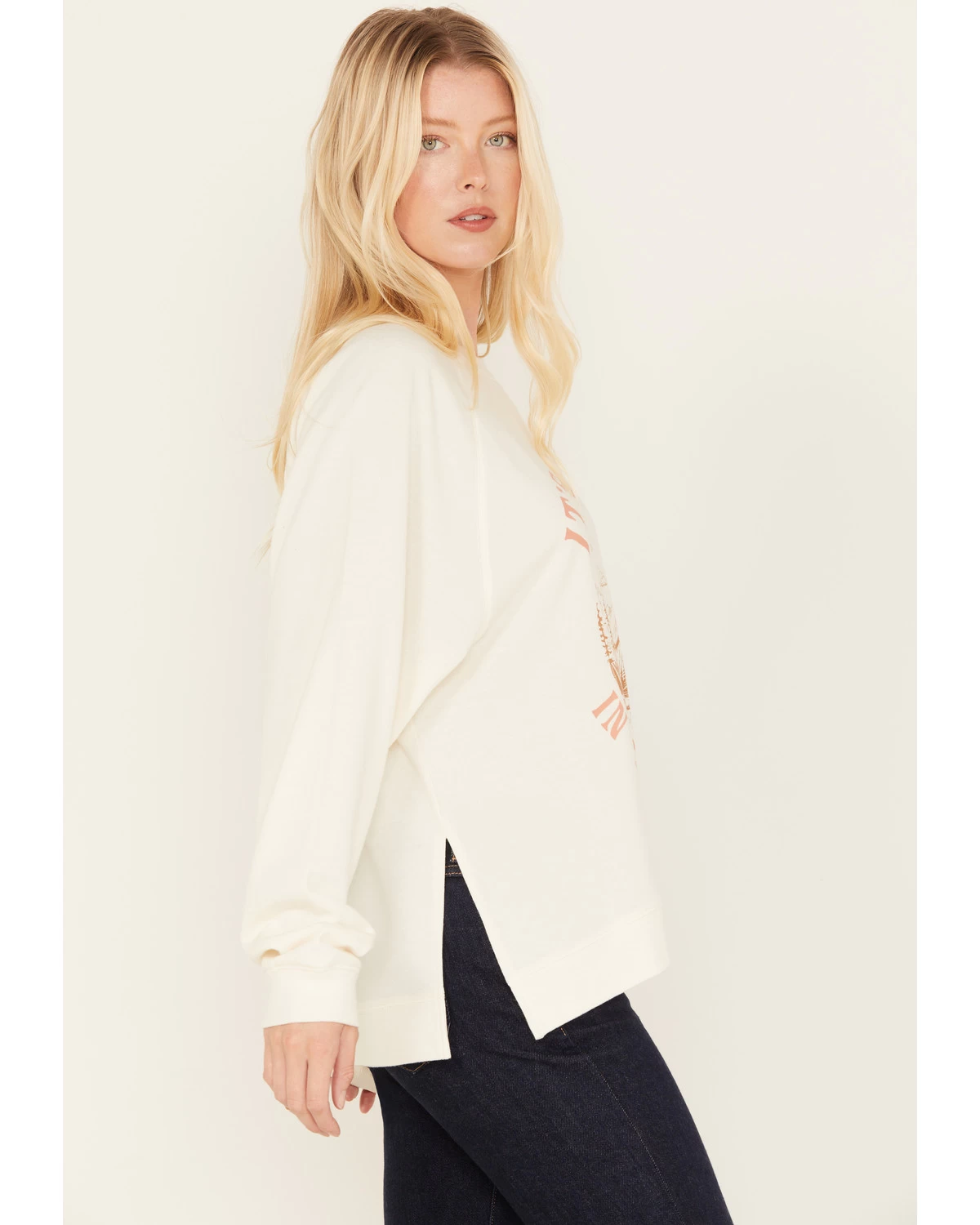 Cleo + Wolf Women's Rockies Graphic Sweatshirt - Image 2